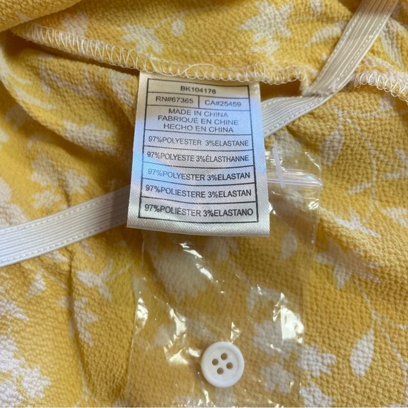 BB Dakota Women's Shadow Flower Crepe Shirt in Lemon Drop Size Medium NWT - Picture 8 of 12